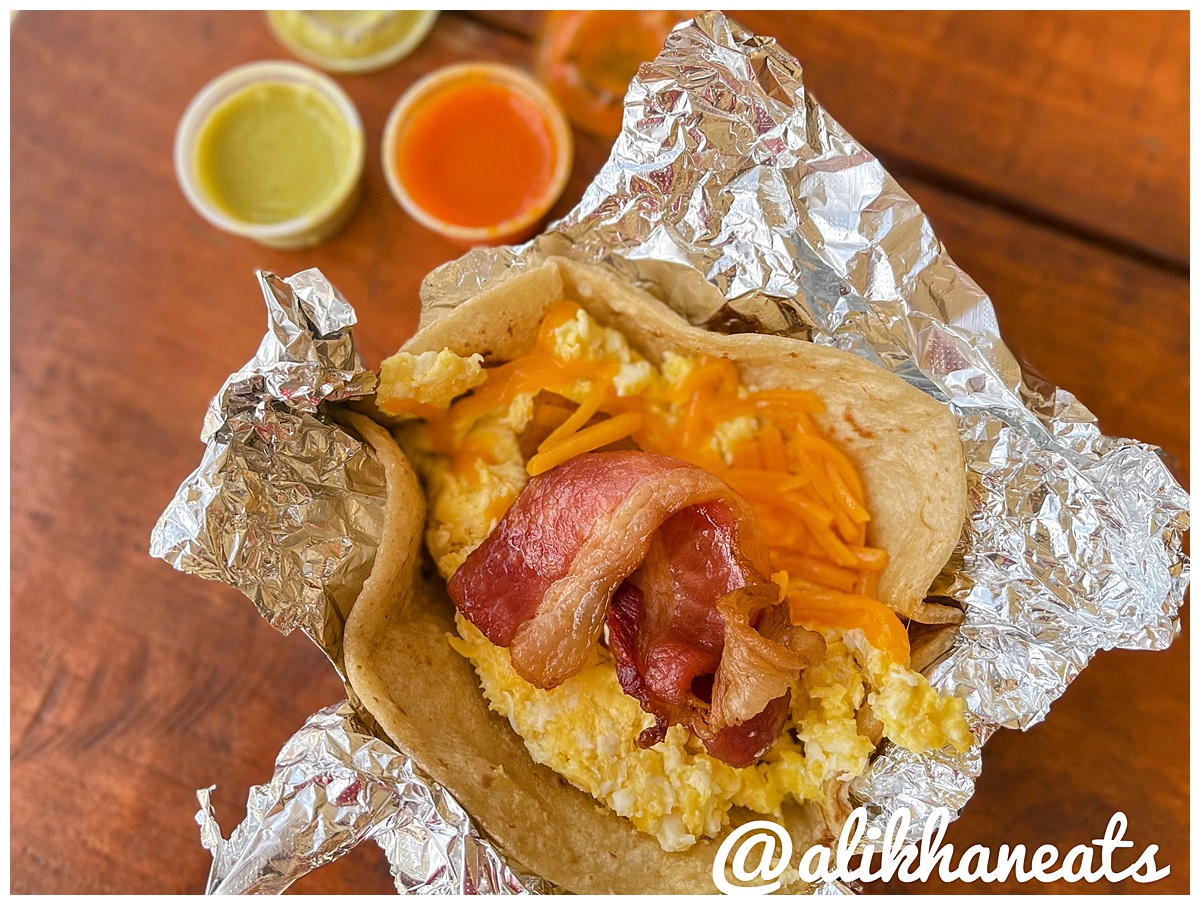 El Milagrito breakfast taco 1